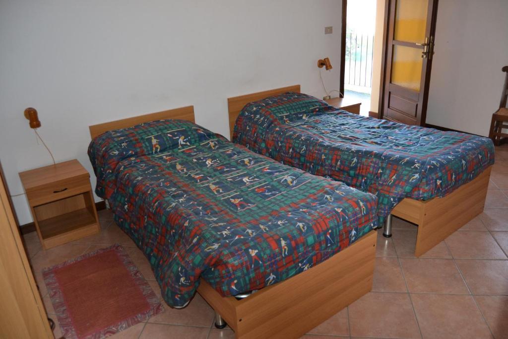 Trattoria Vecchio Mulino Bed and Breakfast Niella Tanaro Rum bild