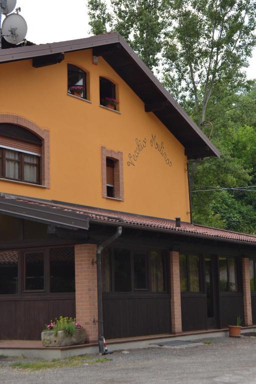 Trattoria Vecchio Mulino Bed and Breakfast Niella Tanaro Exteriör bild