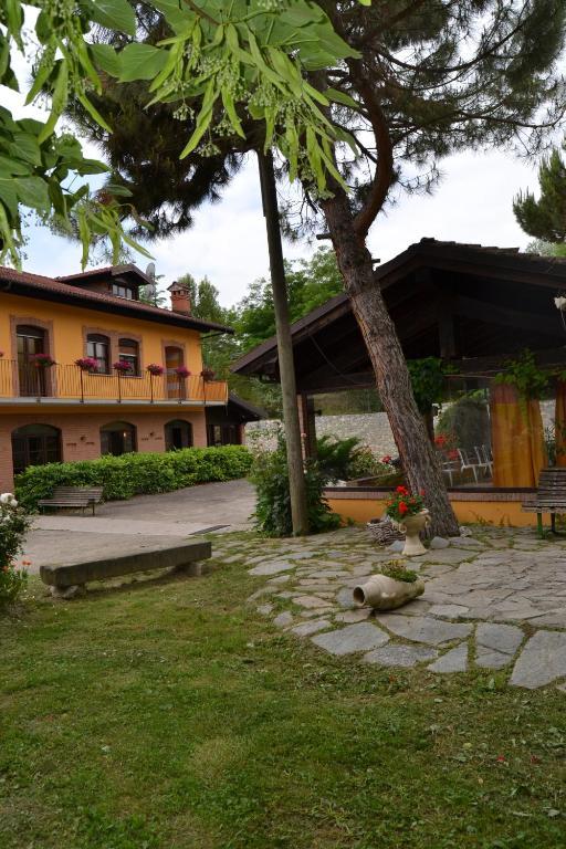 Trattoria Vecchio Mulino Bed and Breakfast Niella Tanaro Exteriör bild