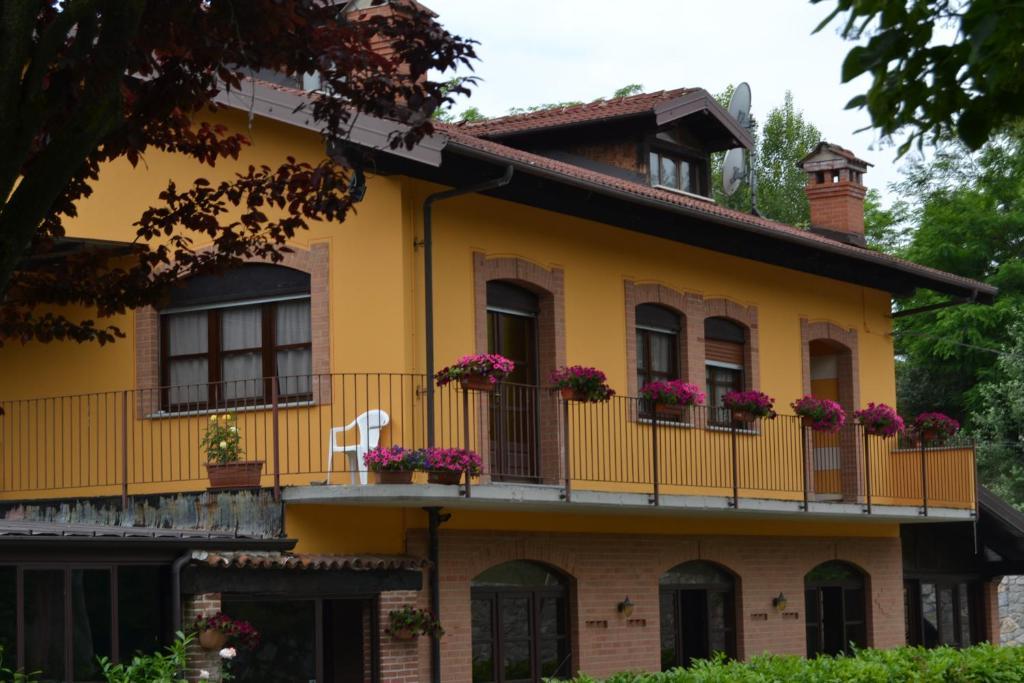 Trattoria Vecchio Mulino Bed and Breakfast Niella Tanaro Exteriör bild